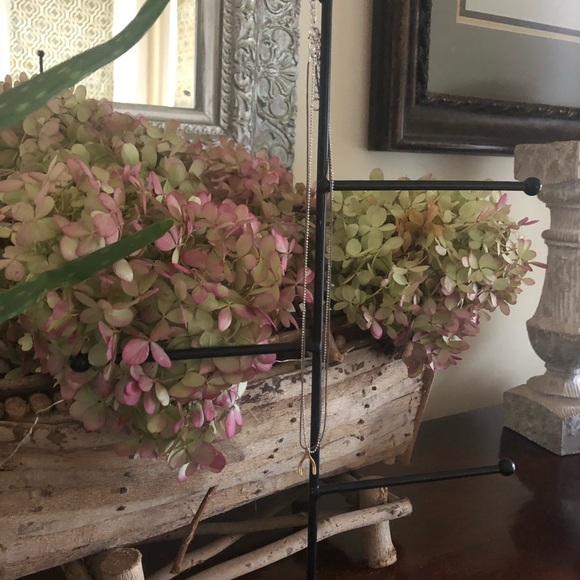 NEW! Double Layered Necklace dainty and delicate - Picture 3 of 3